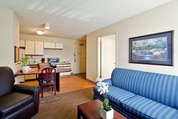 Mainstay Northbrook Hotel